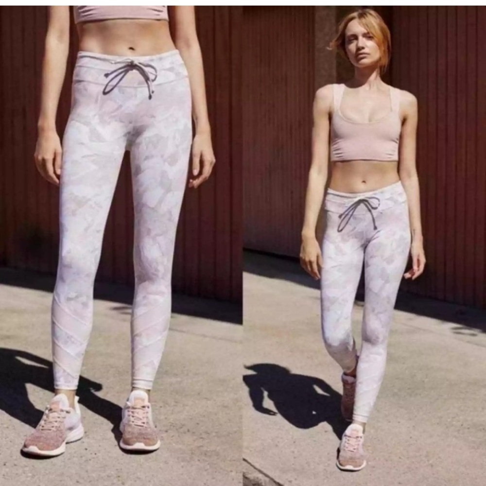 NWT Free People FP Movement Daybreak Graphic Ivory Combo Leggings XS